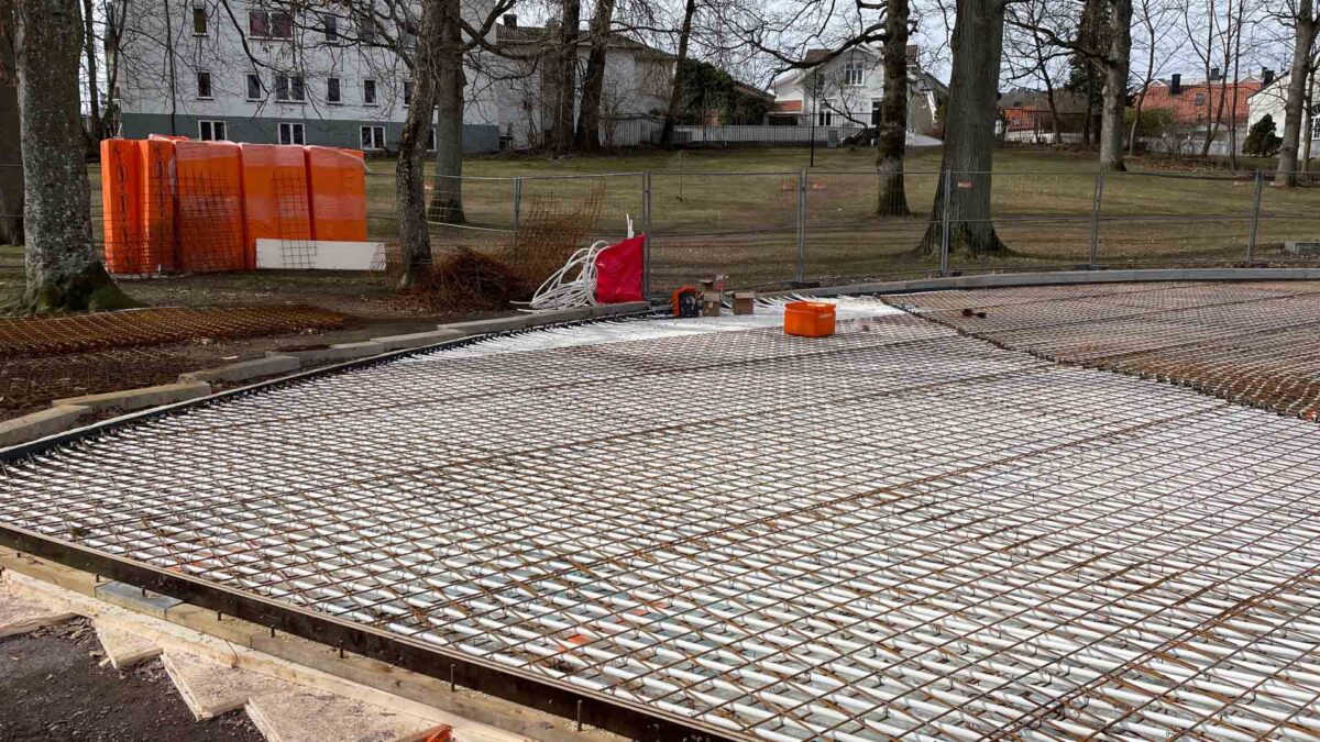 Lystlunden Park – Urban Utebane (2022) — Lystlunden Park 2022 – Kunstisbane i Horten